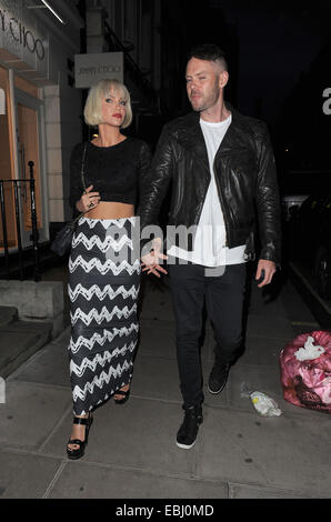 Sarah Harding et petit ami Mark Foster dehors et environ à Mayfair avec : Sarah Harding,Mark Foster Où : London, Royaume-Uni Quand : 29 mai 2014 Banque D'Images