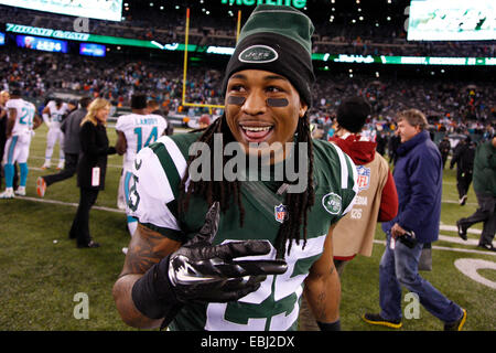 1 décembre 2014 : New York Jets coffre Calvin Pryor (25) réagit à la suite de la NFL match entre les dauphins de Miami et les New York Jets à MetLife Stadium à East Rutherford, New Jersey. Les Dauphins de Miami a gagné 16-13. Banque D'Images