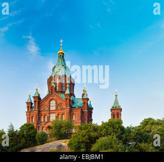 La cathédrale Uspenski, Helsinki, le Hill à été journée ensoleillée. Eglise Rouge - destination touristique en capitale finlandaise, la Finlande. Banque D'Images