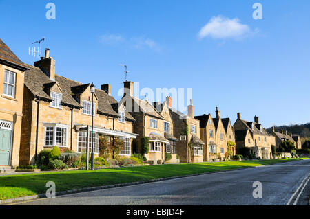 Chalets traditionnels en pierre à Broadway, Cotswolds, Worcestershire, Angleterre, RU Banque D'Images