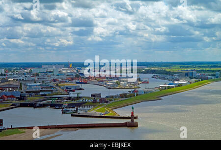 Vue panoramique sur l'embouchure de la Geeste au port de pêche, de l'Allemagne, de Bremerhaven Banque D'Images