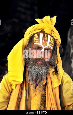 Sadhus hindous (Homme vivant une vie strictement religieux) à Durbar Square, Népal, Katmandou Banque D'Images