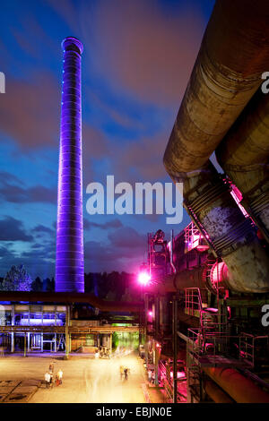 Paysage industriel éclairé la nuit, l'Allemagne, en Rhénanie du Nord-Westphalie, région de la Ruhr, Duisburg Banque D'Images