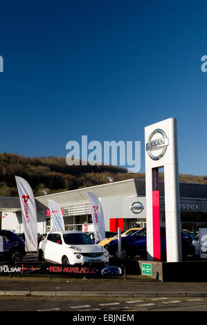 Enseigne à l'extérieur de l'agence de voiture Nissan, Cardiff, Pays de Galles. Banque D'Images