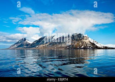 Île rocheuse du Spitzberg, Norvège, Svalbard Banque D'Images