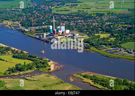 Vue de fleuve Weser et power station Farge, Allemagne, Bremen Banque D'Images