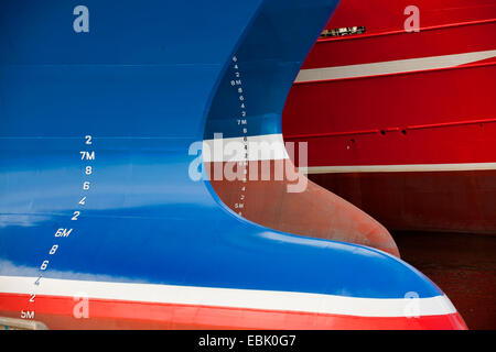 Close up de trois bateaux de pêche peints Banque D'Images