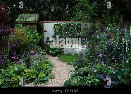 Jardin de la Cour, 'Moving On', Chelsea Flower Show 2007, Londres, Royaume-Uni. Banque D'Images