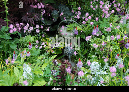 Jardin de la Cour, 'Moving On', Chelsea Flower Show 2007, Londres, Royaume-Uni. Banque D'Images