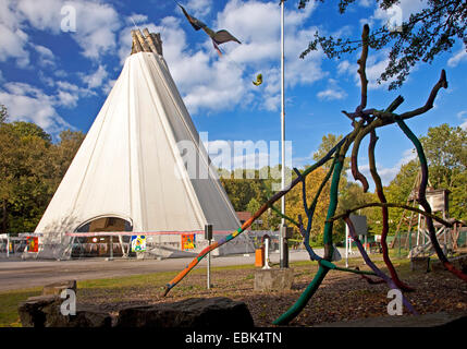 Dans le Fredenbaumpark grand Tipi, l'Allemagne, en Rhénanie du Nord-Westphalie, Ruhr, Dortmund Banque D'Images