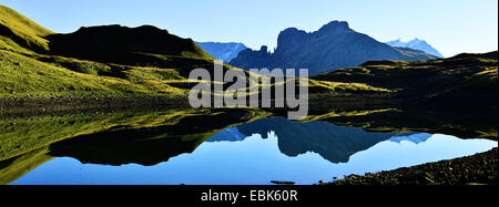 Lac de Merlet et montagne de Challes, France, Savoie, parc national de la Vanoise Banque D'Images