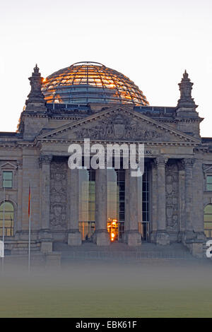 Reichstag allemand le matin, l'Allemagne, Berlin Banque D'Images