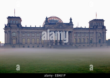 Reichstag allemand le matin, l'Allemagne, Berlin Banque D'Images