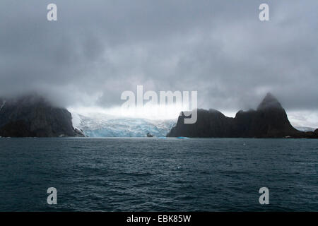 Près de glacier sur l'île de l'éléphant sauvage Point, l'Antarctique, Suedliche Shetlandinseln Banque D'Images