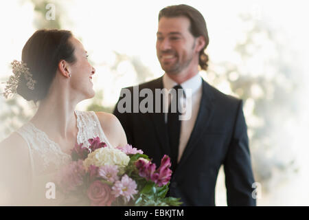 Portrait de la jeune mariée et se toilettent Banque D'Images