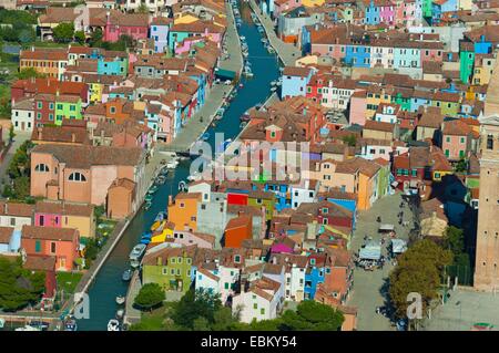 Vue aérienne de l'île de Burano, lagune de Venise, Italie, Europe Banque D'Images