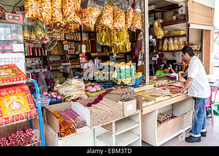 Shop à Temple chinois de Tua Pek Kong, Miri, Sarawak, Malaisie Banque D'Images