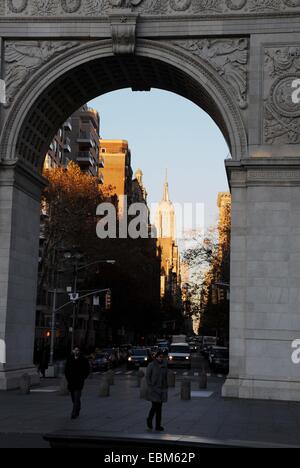 Manhattan New York USA - Empire State Building vu de Washington Square Banque D'Images