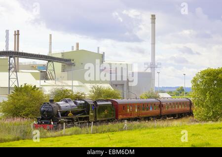 Train à vapeur passant British Gypsum, plâtre et placoplâtre. La Praz, Eden Valley, Cumbria, s'installer à Carlisle Liaisons ferroviaires Banque D'Images