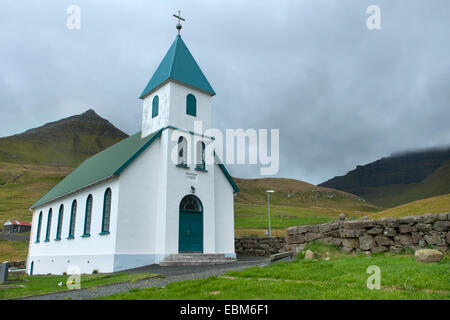 Petite église blanche, Gjógv, Esturoy Island, Îles Féroé Banque D'Images