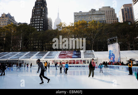 Manhattan New York USA Novembre 2014 - patinoire au Bryant Park Banque D'Images