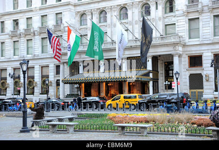 Manhattan New York USA Novembre 2014 - Plaza Hotel sur la Cinquième Avenue et Park Lane sur le côté sud de Central Park Banque D'Images