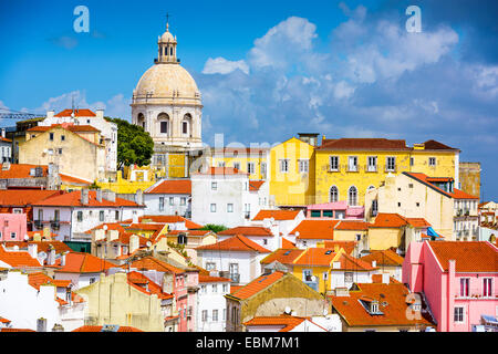 Lisbonne, Portugal skyline à Alfama, le plus ancien quartier de la ville avec le Panthéon national. Banque D'Images