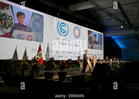 Lima, Pérou. 1er décembre 2014. Secrétaire exécutif de la CCNUCC, Christiana Figueres, parle lors de la COP20 célébration d'ouverture. Pendant deux semaines, les délégués de près de 200 pays rédigera un accord international sur le climat qui est prévue pour l'adoption à Paris l'année prochaine. Crédit : Danielle Villasana/ZUMA/ZUMAPRESS.com/Alamy fil Live News Banque D'Images