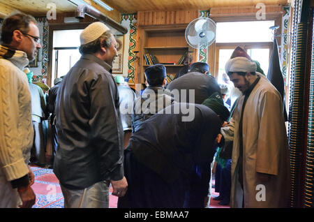 Portrait de Sufi vivant dans la résidence de Cheikh Nazim Al-Haqqani, chef de l'Ordre Soufi Naqshbandi-Haqqani, Lefke, Chypre du Nord Banque D'Images