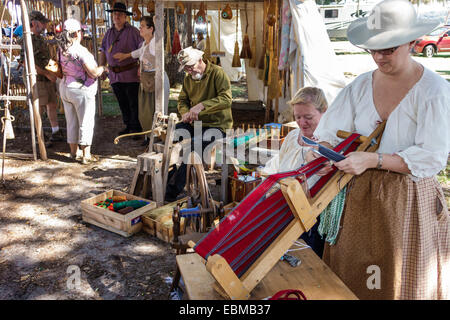 Lake Wales Florida,Lake Wailes,parc public,Pioneer Days,festival,événement annuel,célébration,métier,adultes femme femme femme,homme hommes mal Banque D'Images