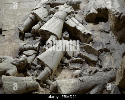 L'empereur Qin Shi Huang son armée de terre cuite à Xian 2 fosse, province du Shaanxi, Chine Banque D'Images