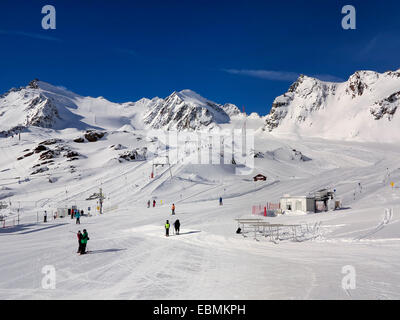 Glacier du Pitztal, domaine skiable, Wildspitzbahn télécabine, gauche, Brunnenkogel téléski, und Ferienwohnungen Hillbrand Vorderer montagnes Brunnenkogel Banque D'Images