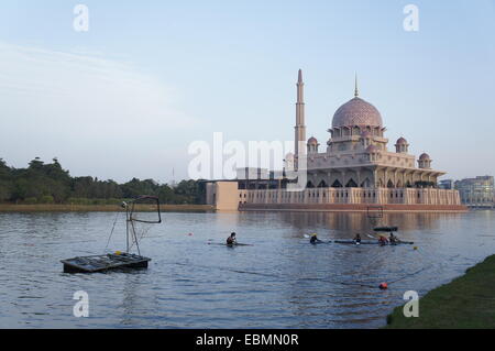 Mosquée Putra à Putrajaya, Malaisie Banque D'Images