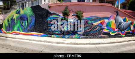 VALPARAISO, CHILI- Octobre 29, 2014:image panoramique d'un rêve avec un graffiti personne comme sujet Banque D'Images