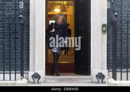 Westminster, London, UK. 3e décembre 2014. Secrétaire d'emploi Esther McVey quitte 10 Downing Street pour le Chancelier avant d'information au cabinet, George Osborne présente son crédit : déclaration d'automne amer ghazzal/Alamy Live News Banque D'Images