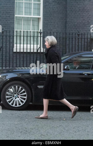 Westminster, London, UK. 3e décembre 2014. Ministre de l'intérieur Theresa peut arrive au 10 Downing Street pour le Chancelier avant d'information au cabinet, George Osborne présente son crédit : déclaration d'automne amer ghazzal/Alamy Live News Banque D'Images