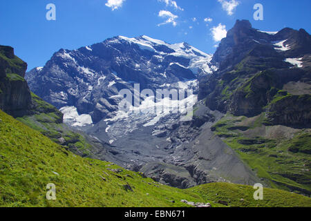 Vu de la partie supérieure de la blüemlisalp Kien Valley, Suisse Banque D'Images