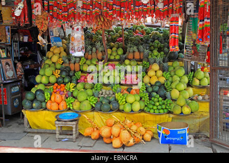 Stand de fruits sur un marché, le Sri Lanka, Sri Lanka Banque D'Images