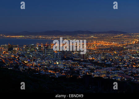 Vue de Signal Hill à Cape Town dans la lumière du soir, Afrique du Sud, Western Cape, Cape Town Banque D'Images