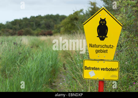 Signe de la réserve naturelle, l'owl sur signe pentagonale, Allemagne Banque D'Images