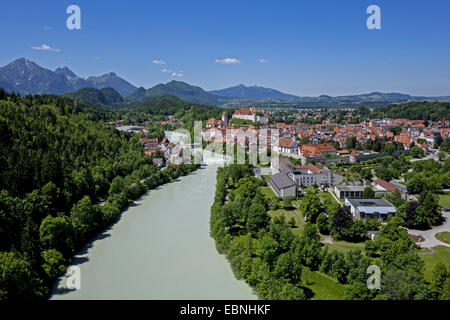 Monastère Saint Mang et château de Fussen à rivière Lech, Allemagne, Bavière, Oberbayern, Allgaeu, Haute-Bavière Banque D'Images