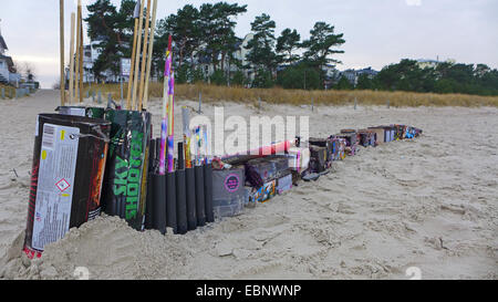 La queue à la corbeille Sylvester le jour de l'An sur la plage, l'Allemagne, de Mecklembourg-Poméranie occidentale, Ruegen Banque D'Images