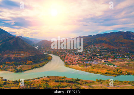 Vue panoramique de Mtskheta, du monastère de Jvari en Géorgie pays Banque D'Images