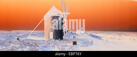 Consuegra. Les moulins à vent sur la colline de Calderico. Route de Don Quichotte Banque D'Images