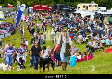 La foule à Lowther Show, Lowther Estate, Lowther, Penrith, Cumbria UK. Banque D'Images