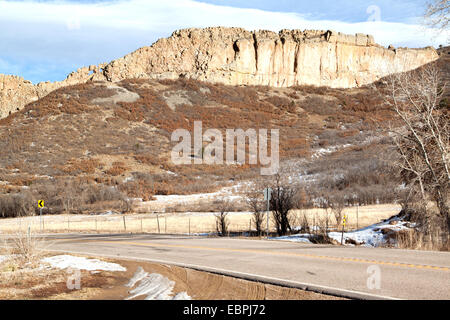 Rock profil depuis le sud le long de l'autoroute 12 sur la route de légendes Scenic Byway, Colorado, sur un après-midi d'hiver Banque D'Images