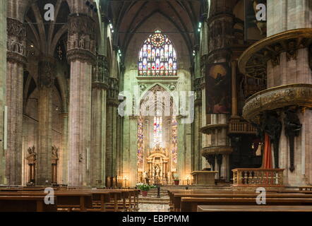 Intérieur de la cathédrale de Milan, Piazza Duomo, Milan, Lombardie, Italie, Europe Banque D'Images