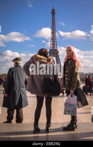 ActiveMuseum 0002774.jpg / la dame de fer de Paris, la Tour Eiffel à l'automne 25/11/2012 - Sylvain Leser / Active Museum Banque D'Images