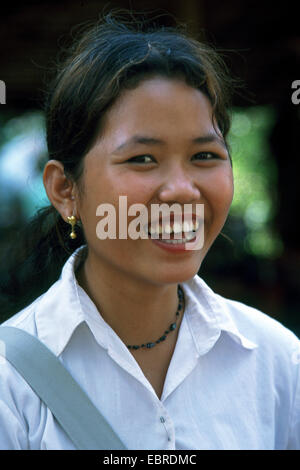 Portrait d'une jeune femme cambodgienne, Cambodge, Siem Reap Banque D'Images