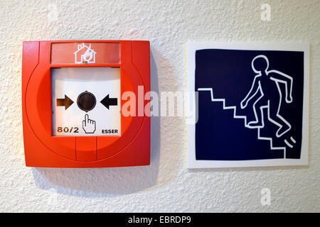 Détection incendie et symbole photo pour échapper à passage, Allemagne Banque D'Images